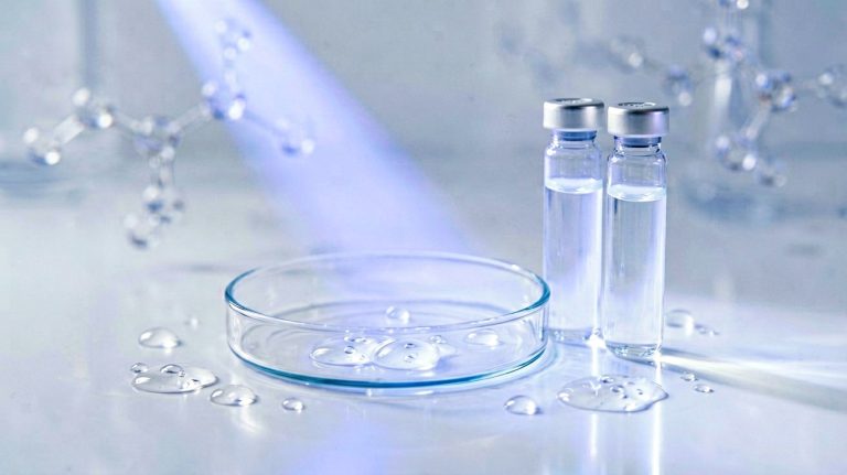 Blue light hyperpigmentation science - laboratory serum and molecular structure